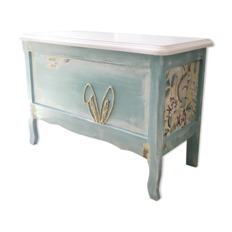 Toy box