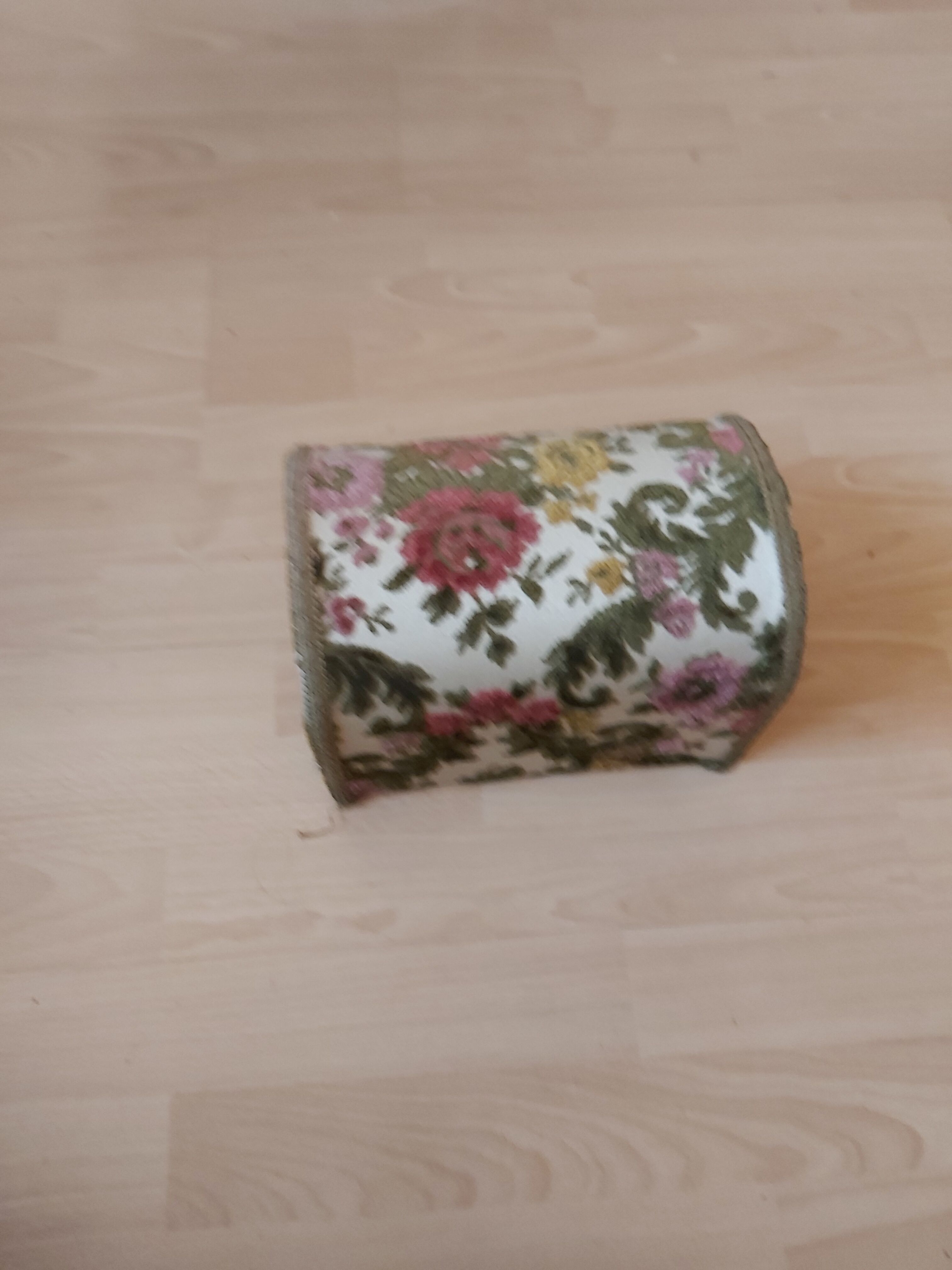 Jewelry box