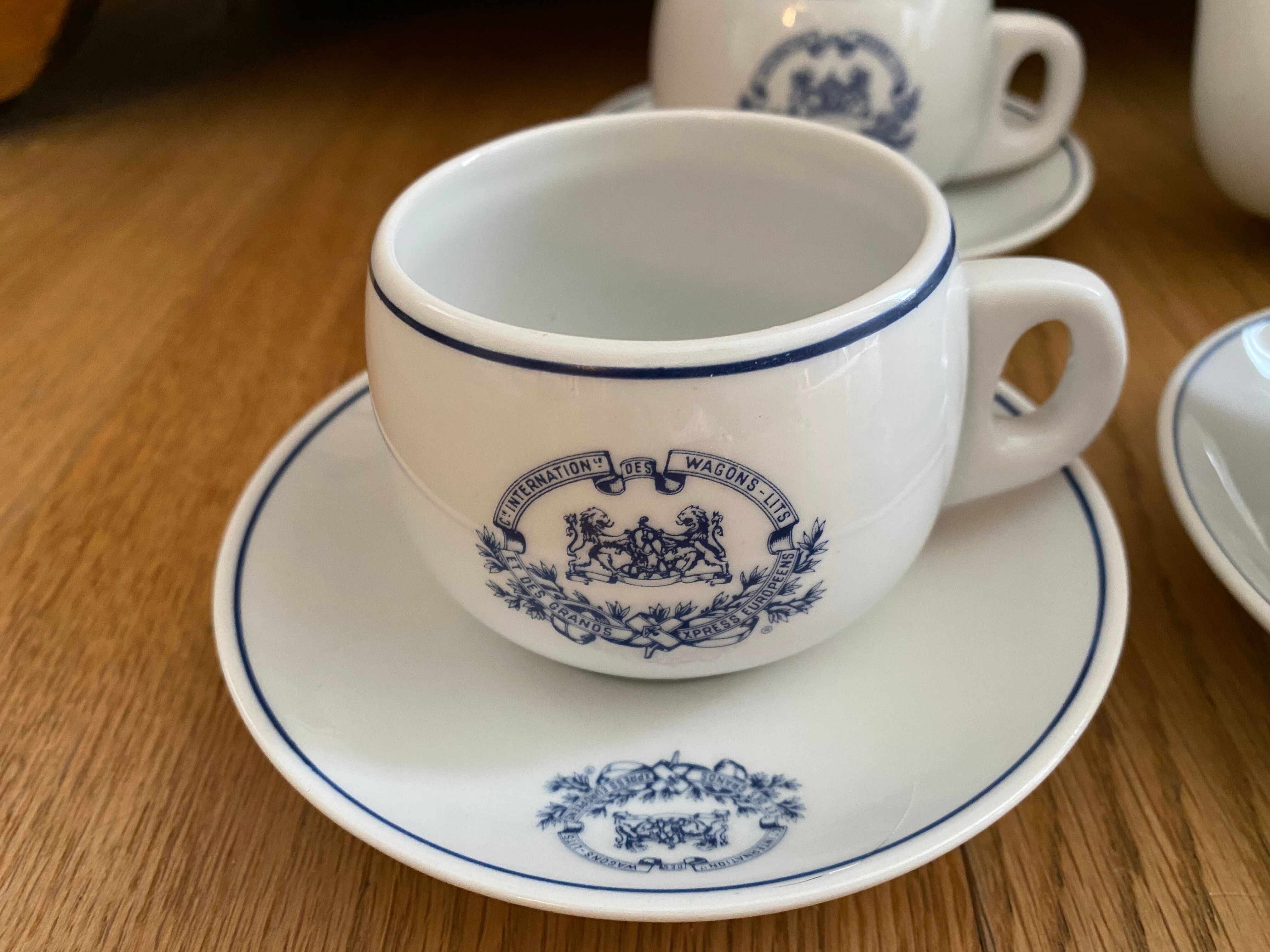 Tea/coffee service Wagons Beds