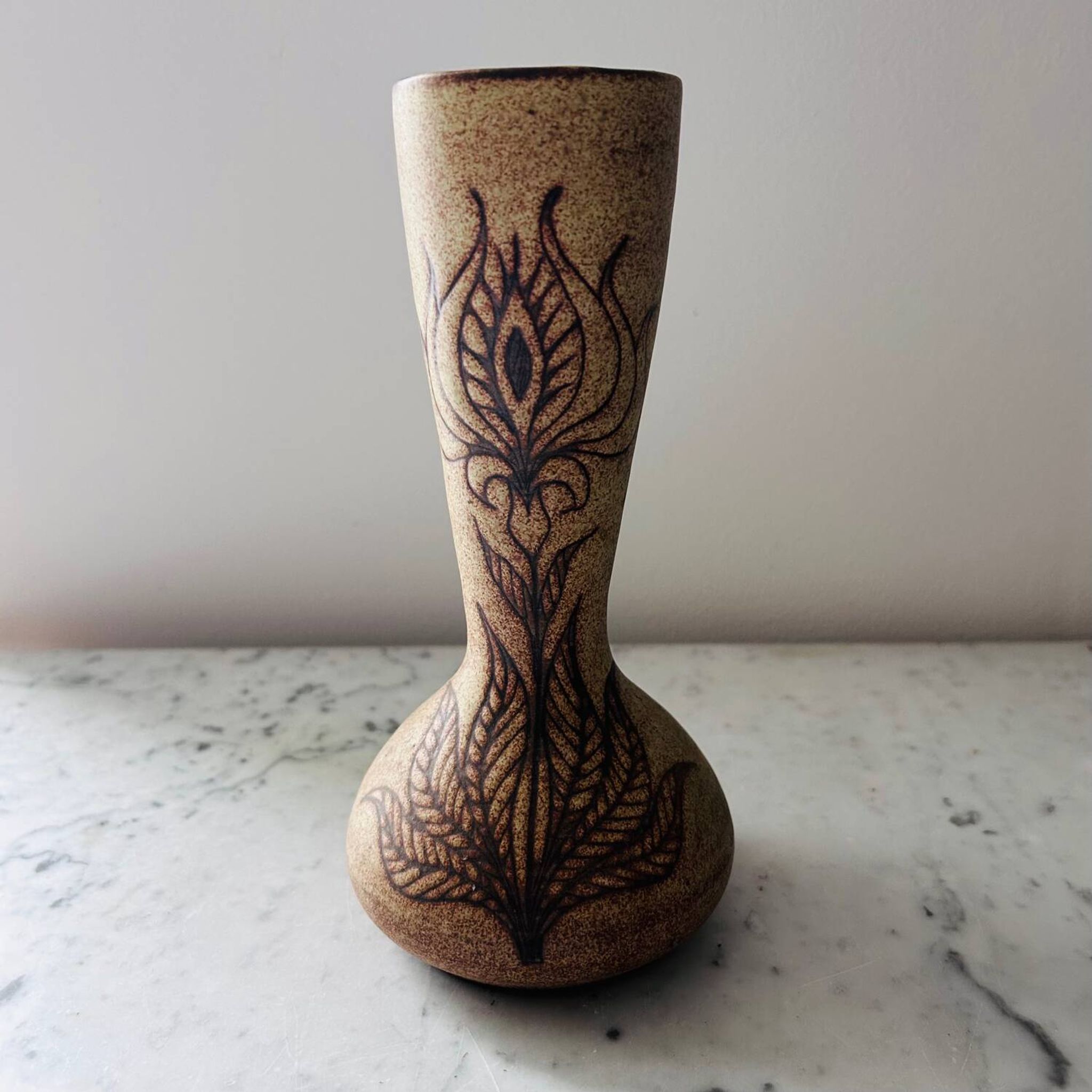 Vase en grès Vallauris signé