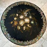 Blackened wooden pedestal table from the 19th century Napoleon III burgundy, decorated with mother-of-pearl