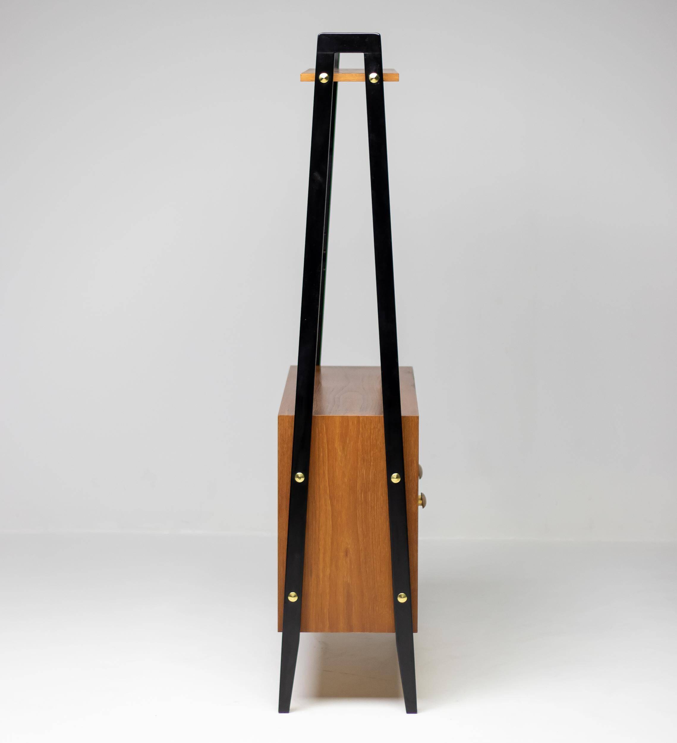 Séparateur italien des années 1950 en teck et laqué noir avec portes à motif de diamants