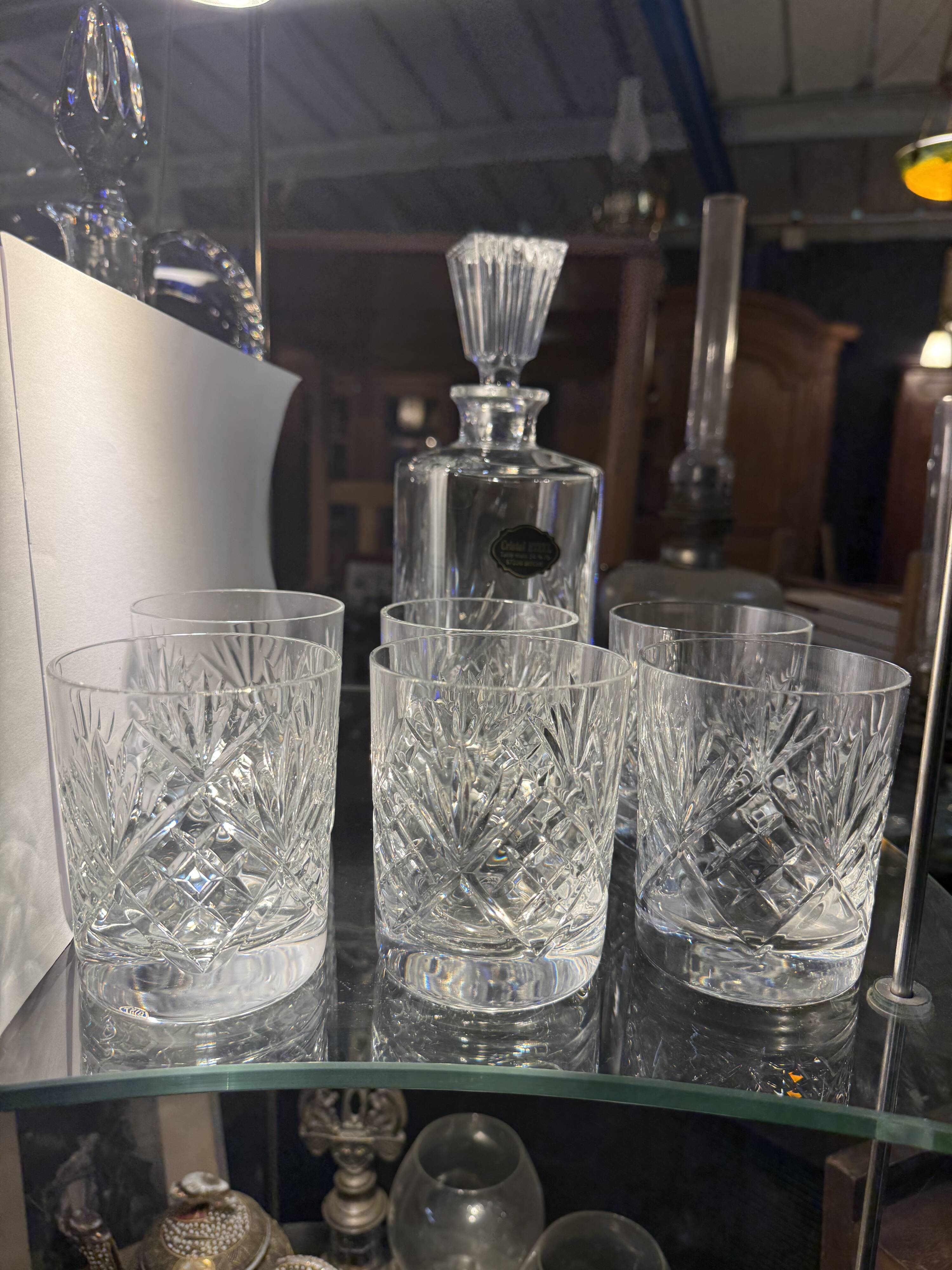 6 verres à whisky et 1 carafe en cristal