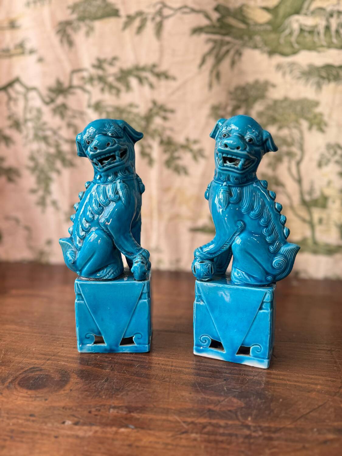 Paire de chiens de Foo en porcelaine - Chine, époque République (début