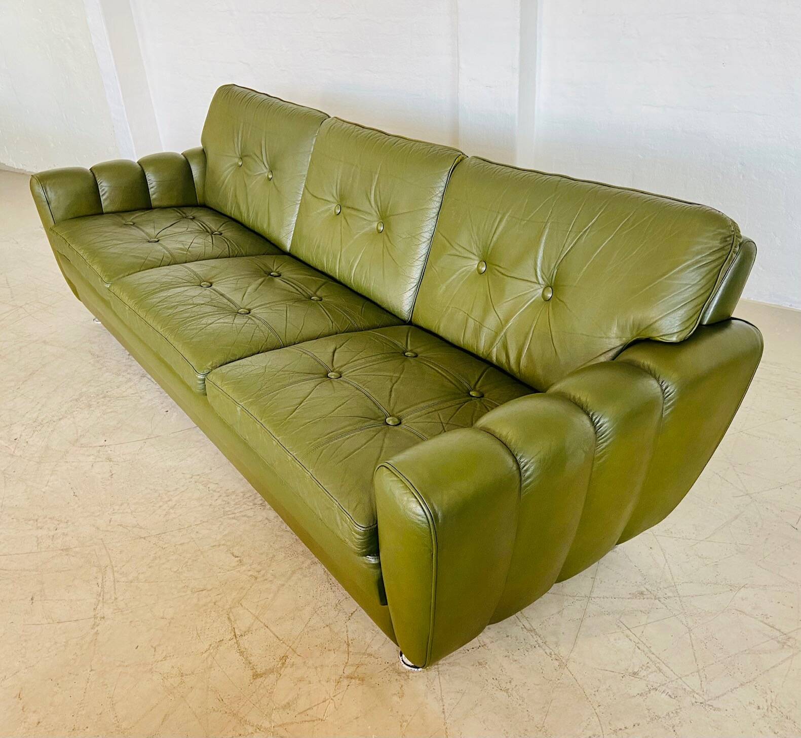 Vintage danish 3 person svend skipper lounge sofa in olive green leather