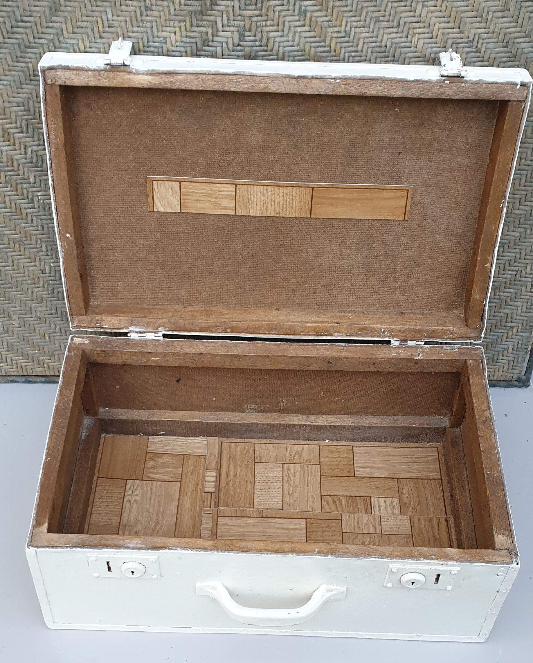 Old wooden cream case