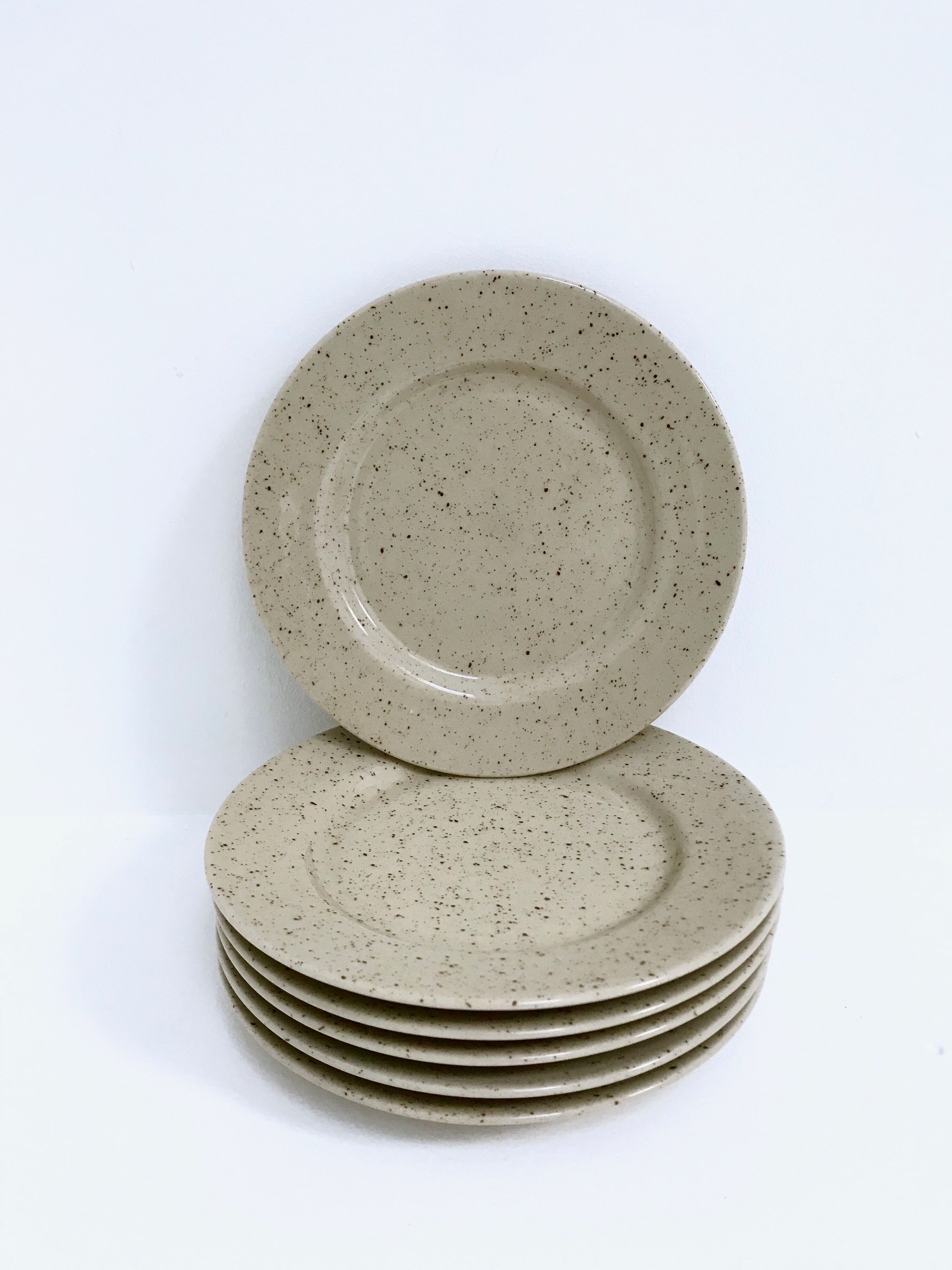 Speckled beige dessert plates