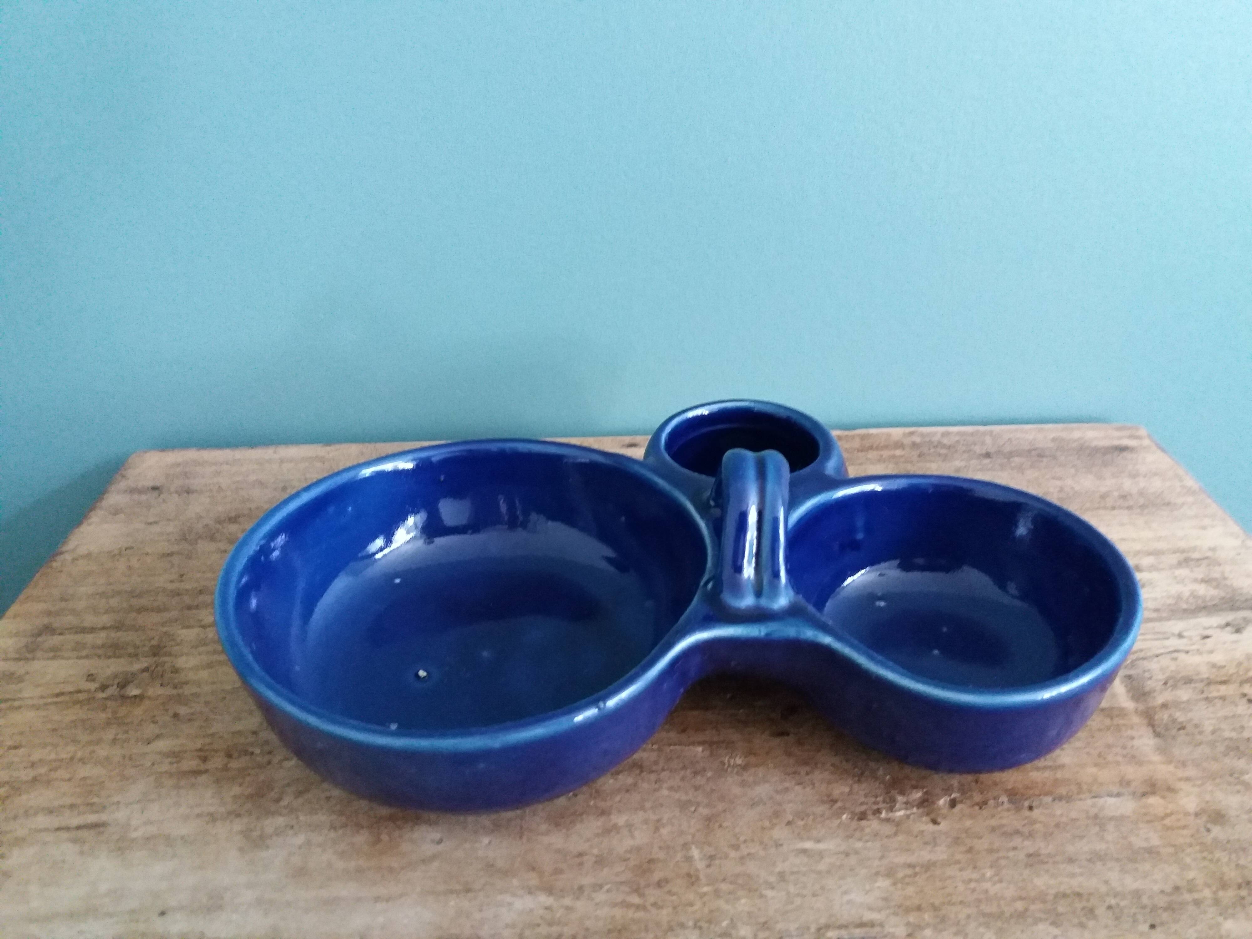 Serviteur à apéritif trois coupelles