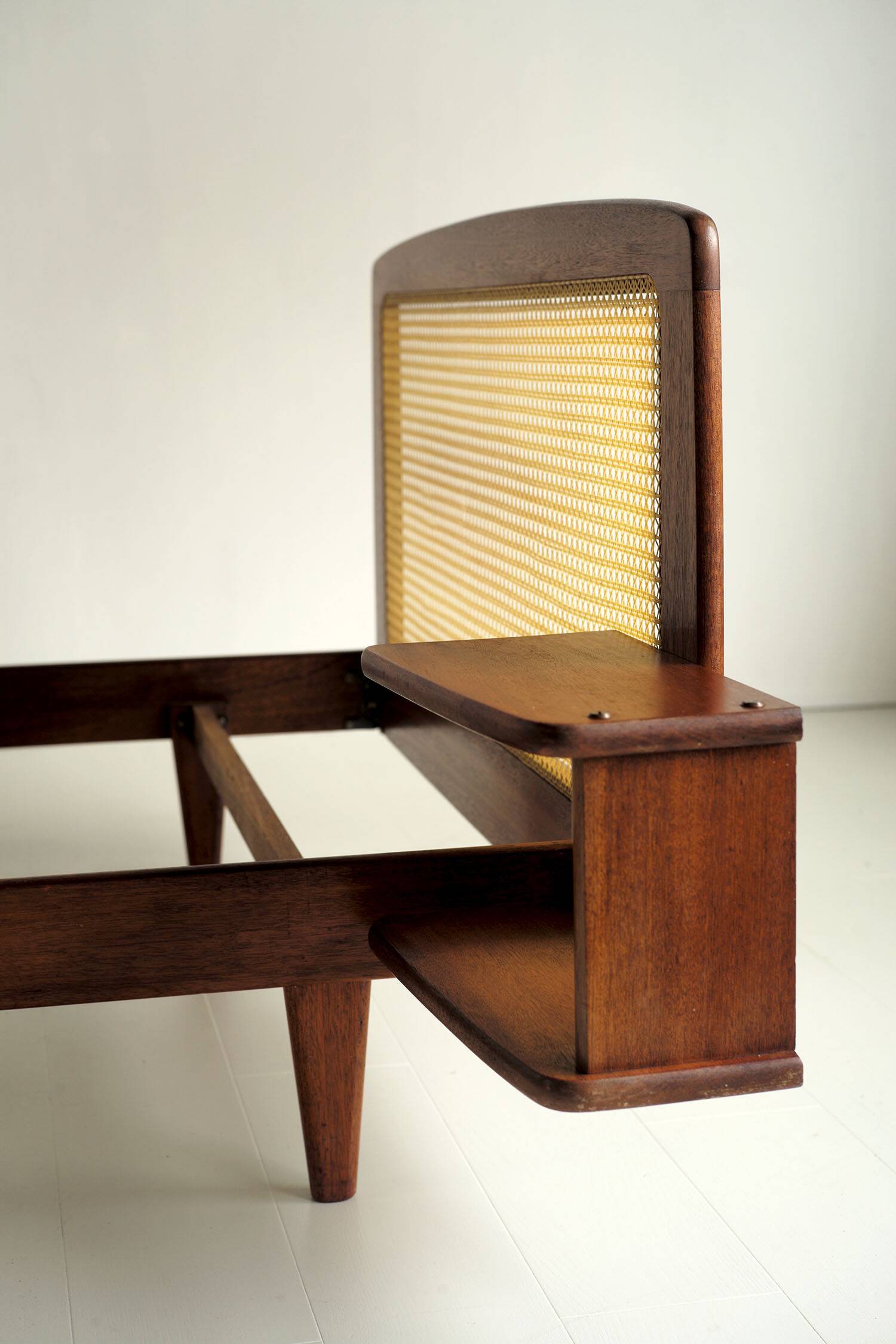 SNA Roset, lit en acajou et cannage, France 1960