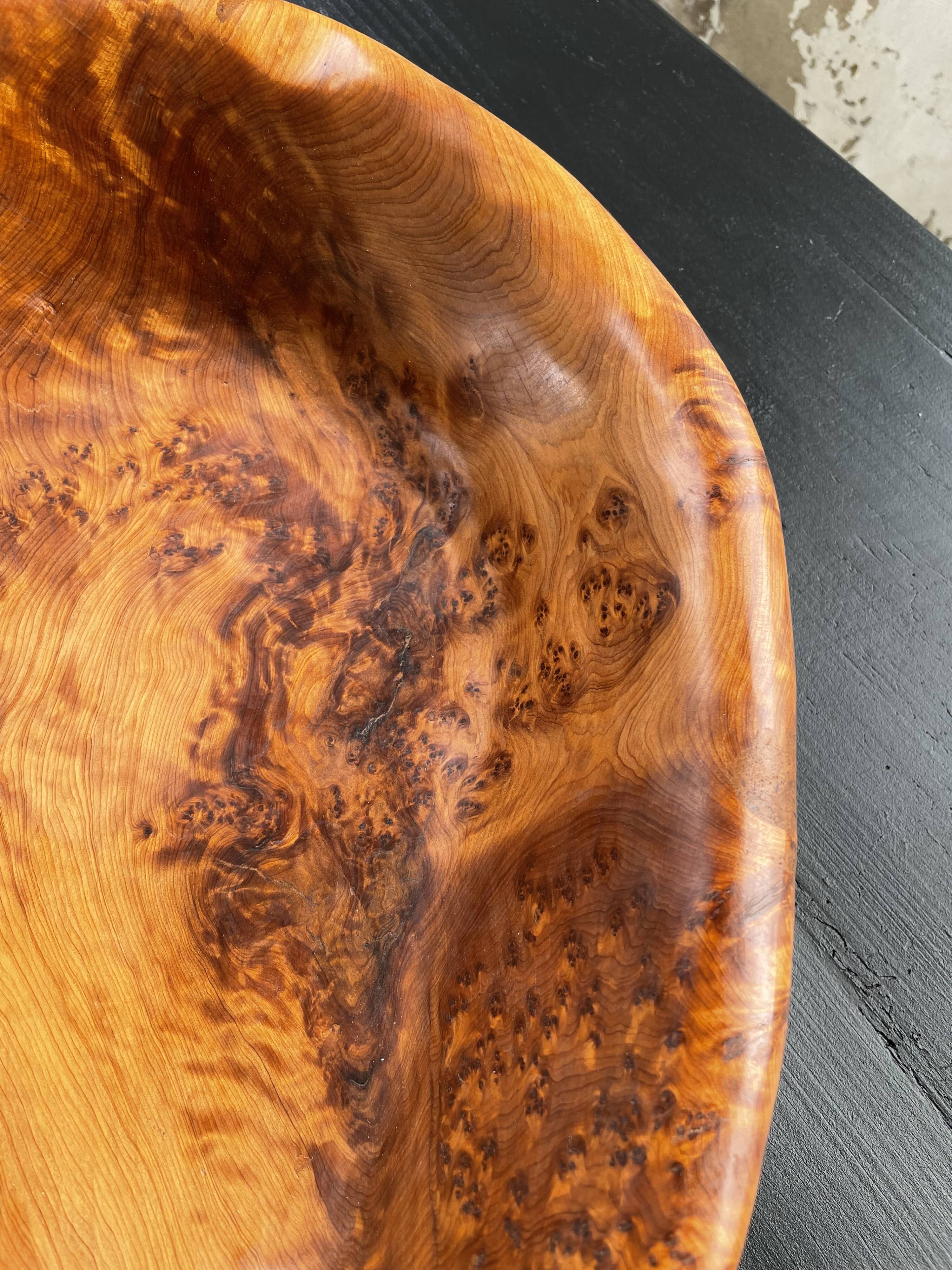 XL thuja root wooden dish