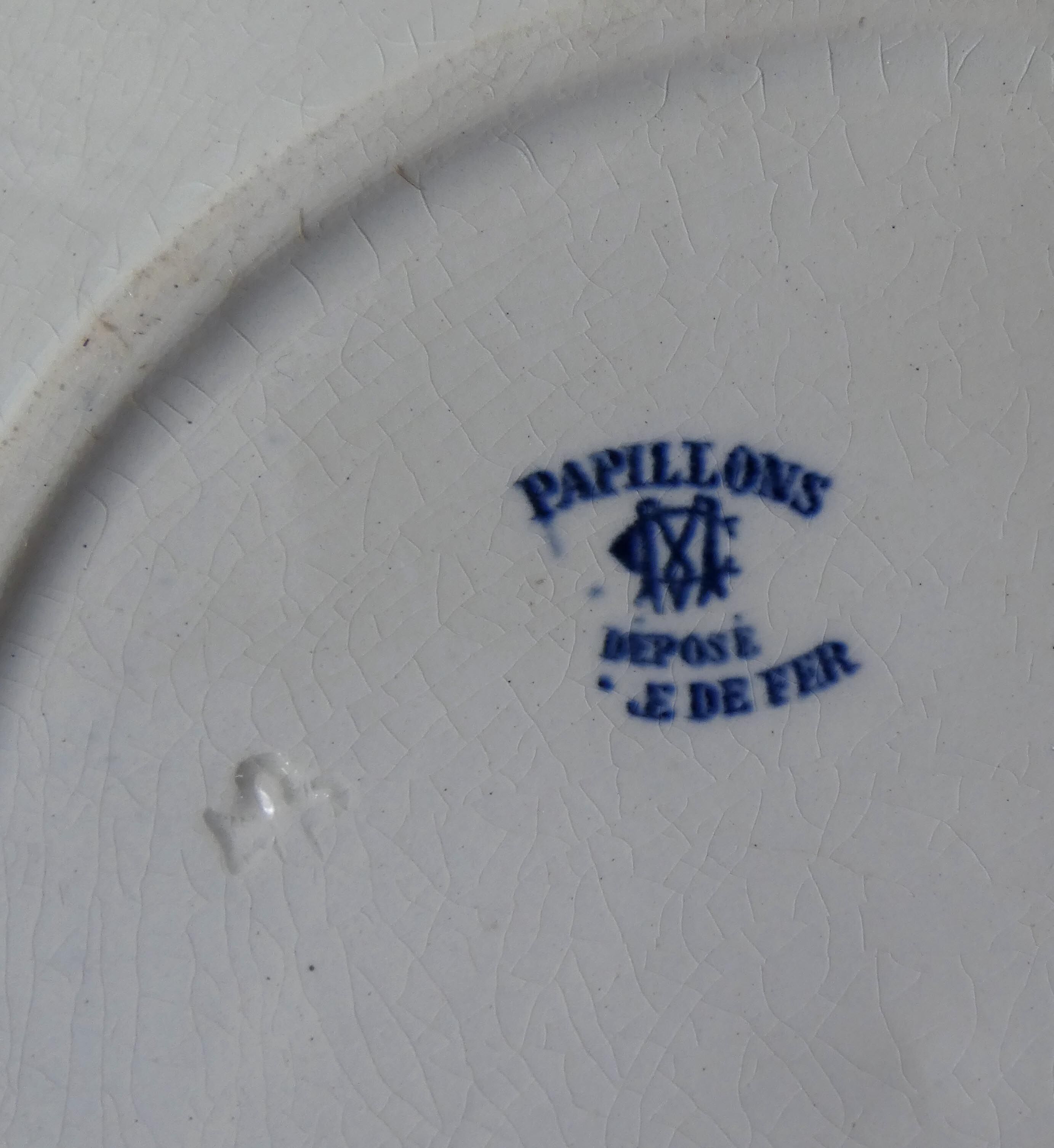 Iron earth 6 plates with butterfly entremets