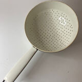 Porcelain strainer