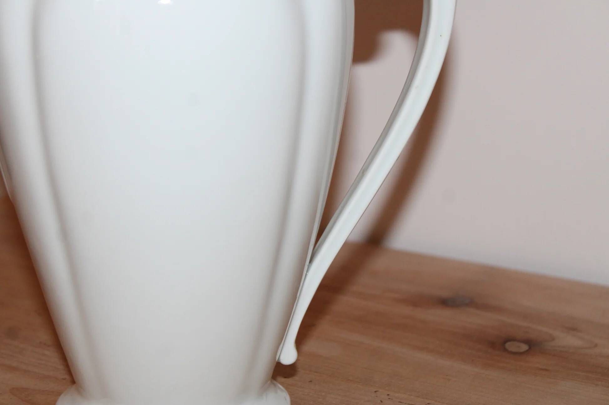White porcelain coffee pot from Limoges – Former Royal Manufacture