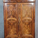 Armoire Bourguignone époque Louis Philippe en noyer et loupe vers 1830