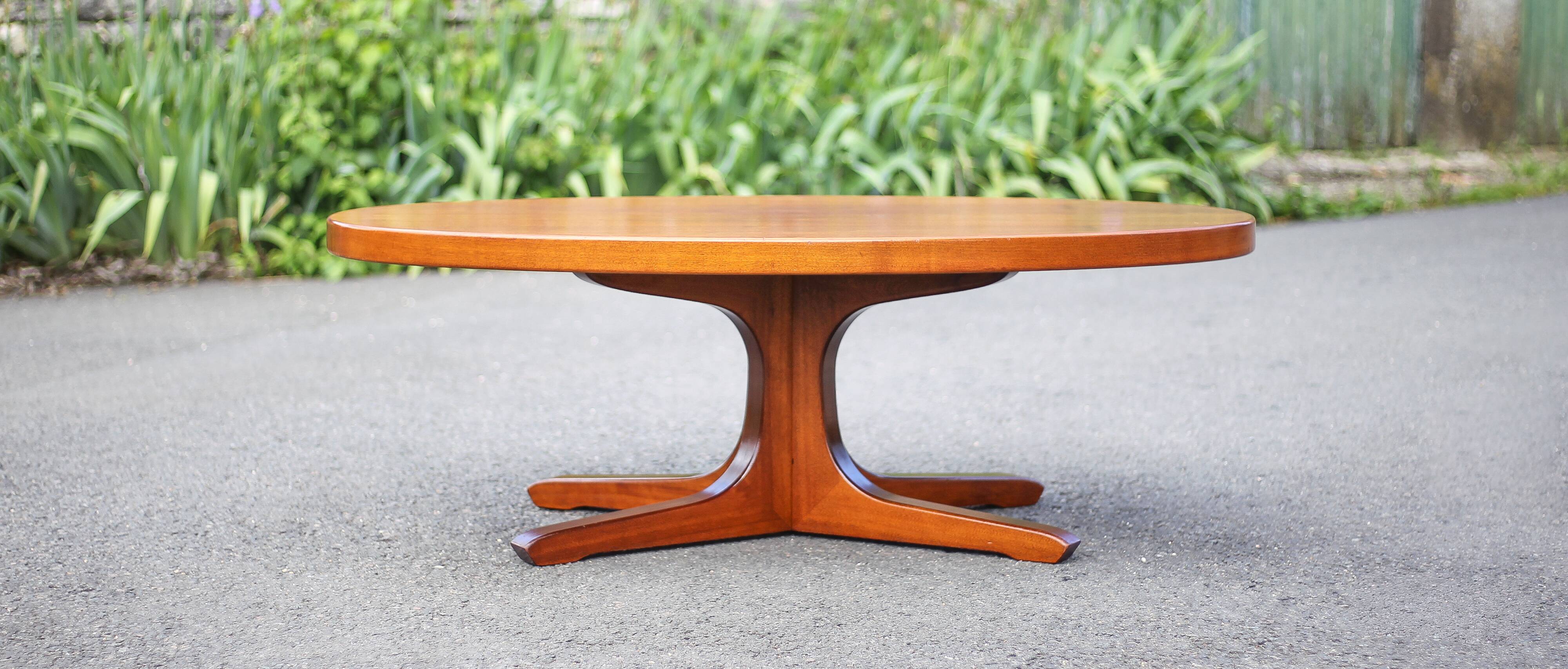 Baumann coffee table, star foot wooden table, vintage coffee table, living room table, 70's
