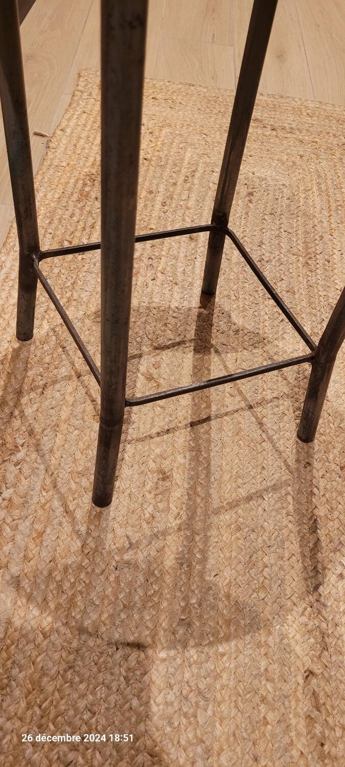 High workshop stool in wood and metal