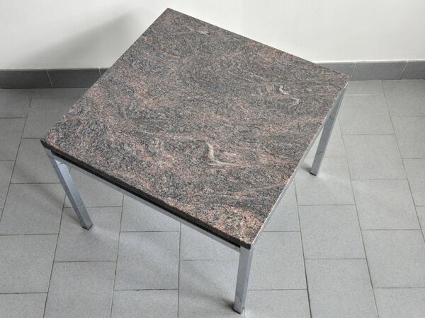 Table d'appoint vintage en granit rose 1970