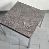 Table d'appoint vintage en granit rose 1970