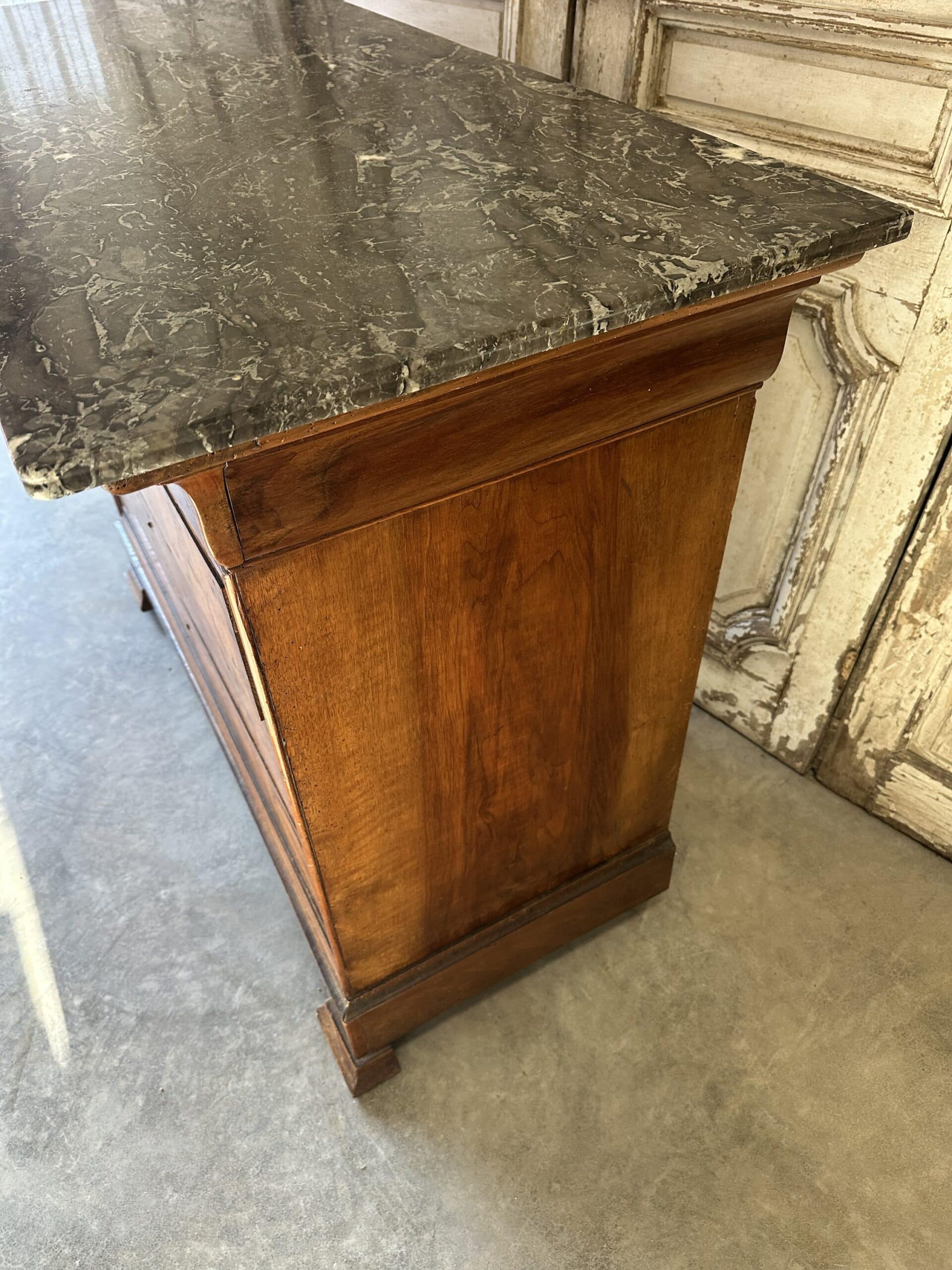 Commode Louis Philippe en noyer 19e siècle