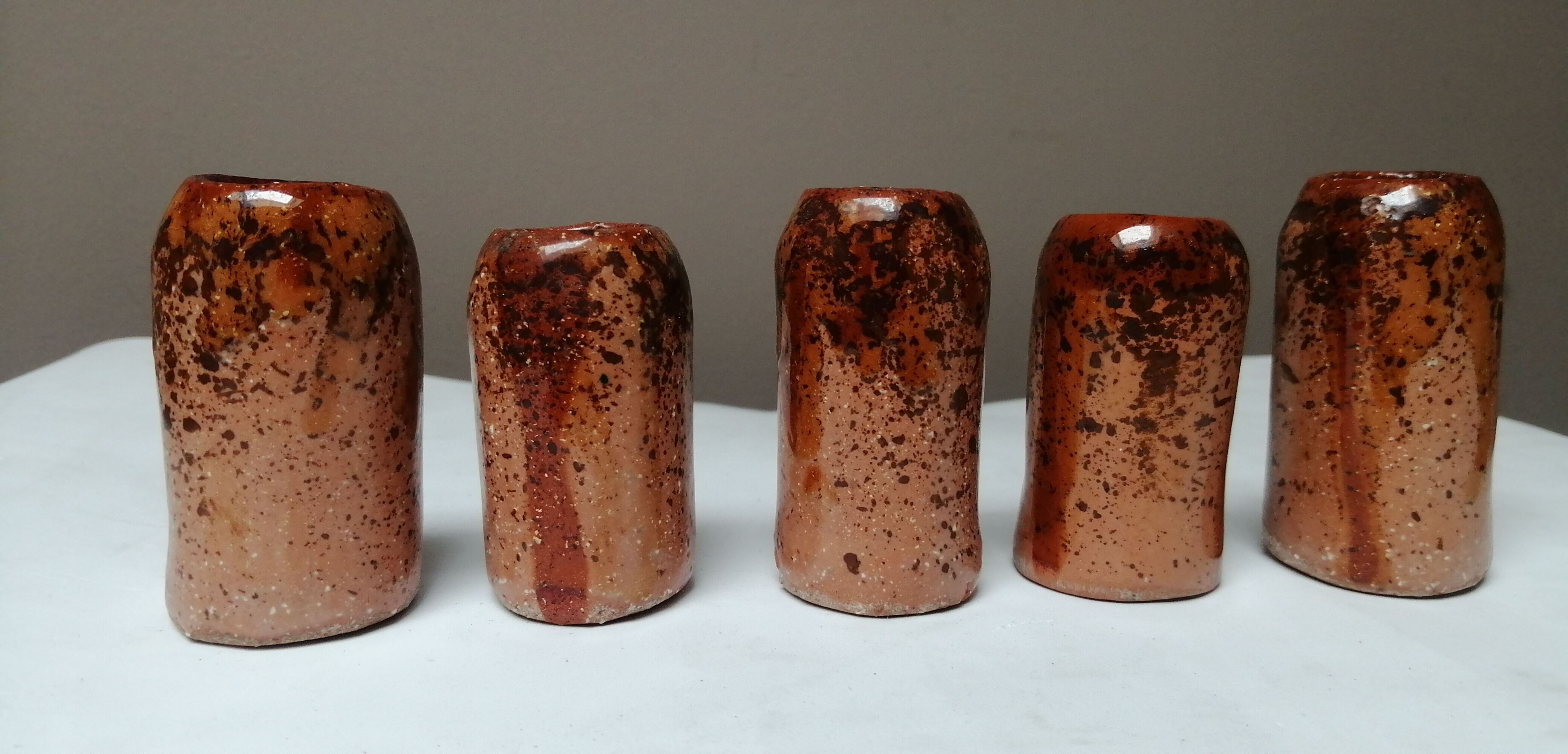 Lot de 5 vases ,pots en grès signée sirkka 78