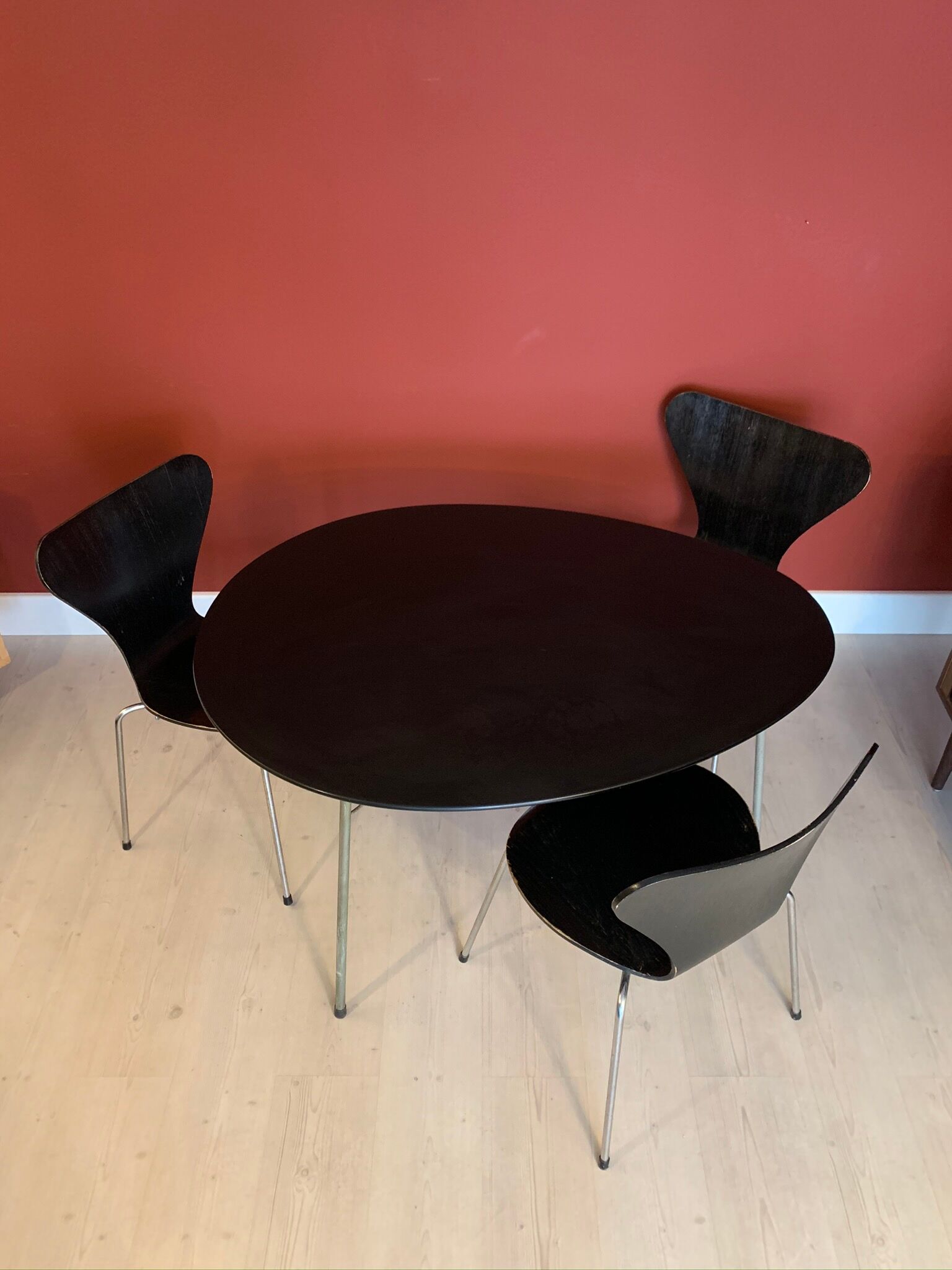 Arne Jacobsen dining set with egg table Model 3603 and chairs, 1960s