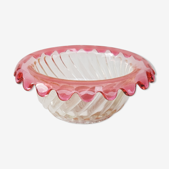 Crystal trinket bowl molded from Baccarat, beginning 20th century.