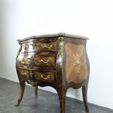 Louis XV period chest of drawers in rosewood marquetry