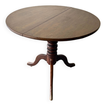 Table d'appoint antique en chêne avec plateau basculant, table ronde, pieds cabriole.