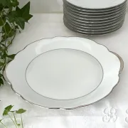 Plat à tarte en porcelaine blanche