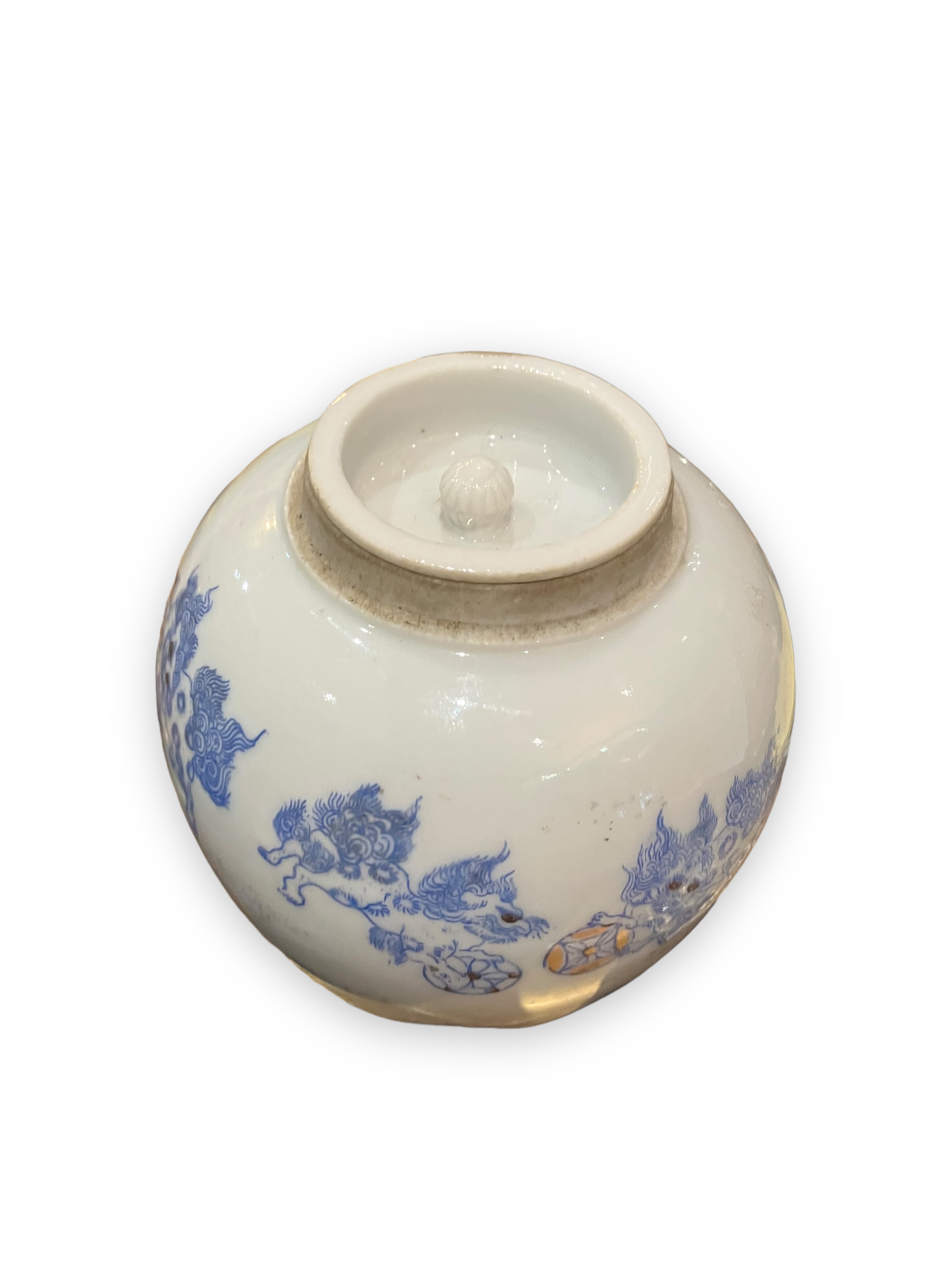 Asian porcelain covered pot