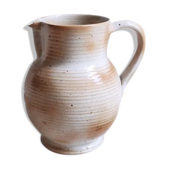 Striped light beige sandstone carafe