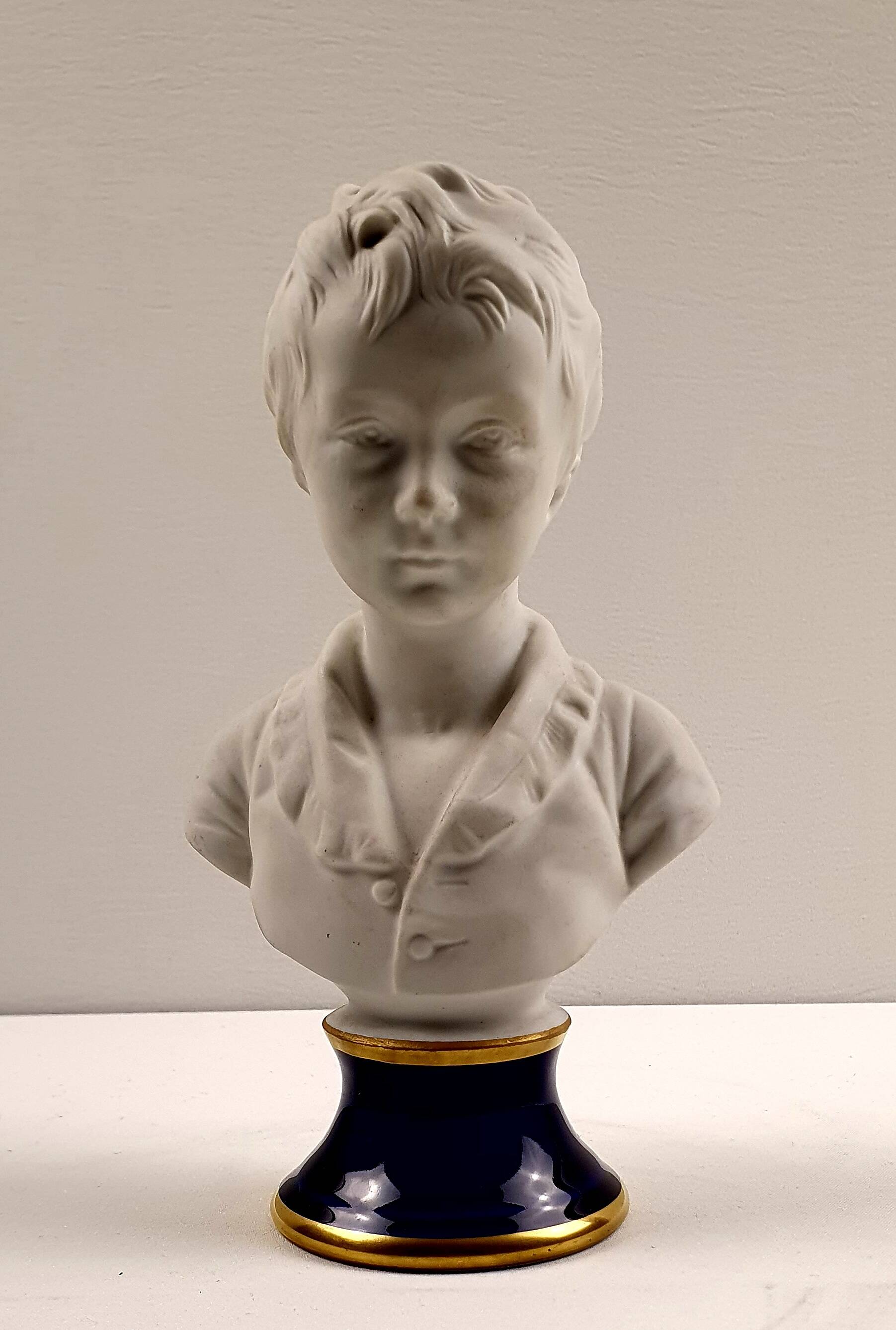 Porcelain children's bust of Limoges Tharaud