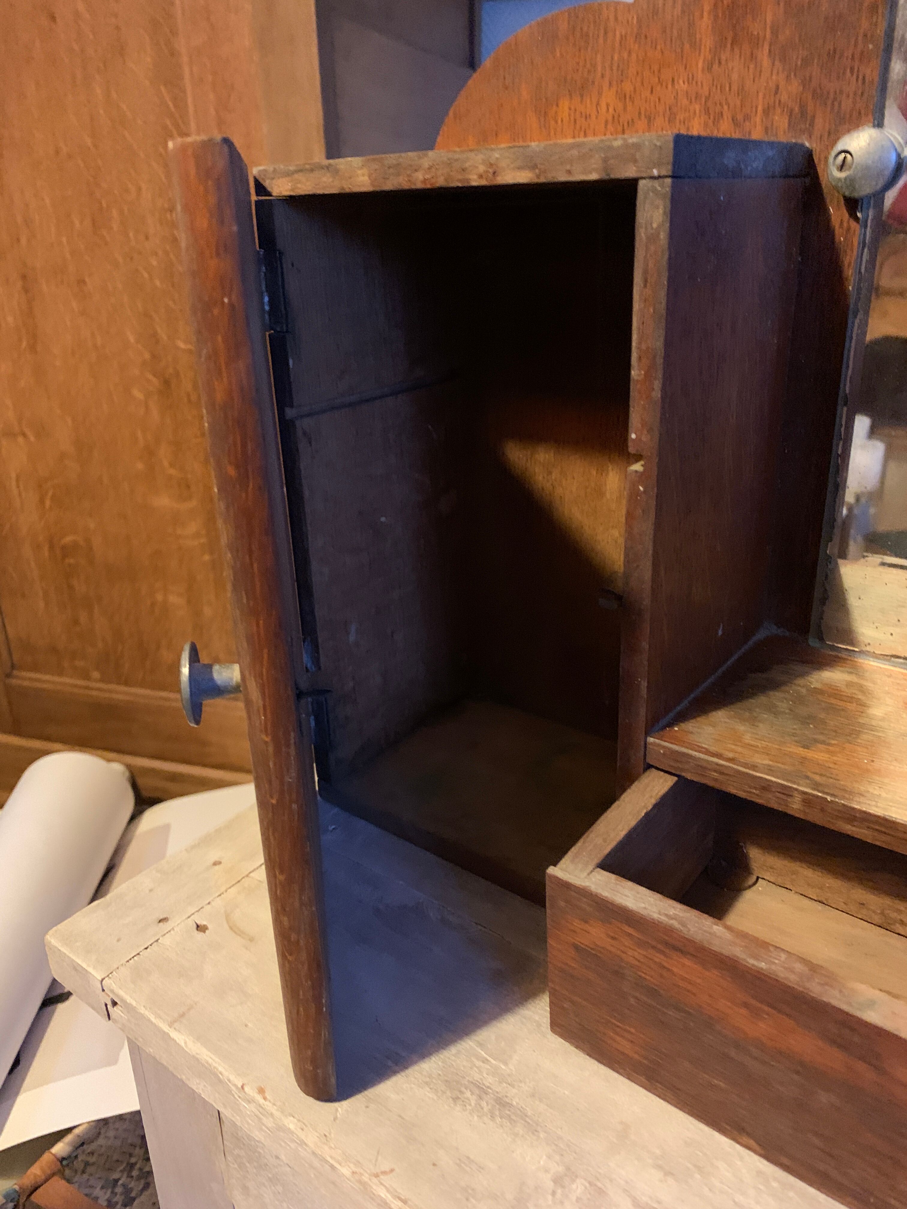 Bathroom wardrobe