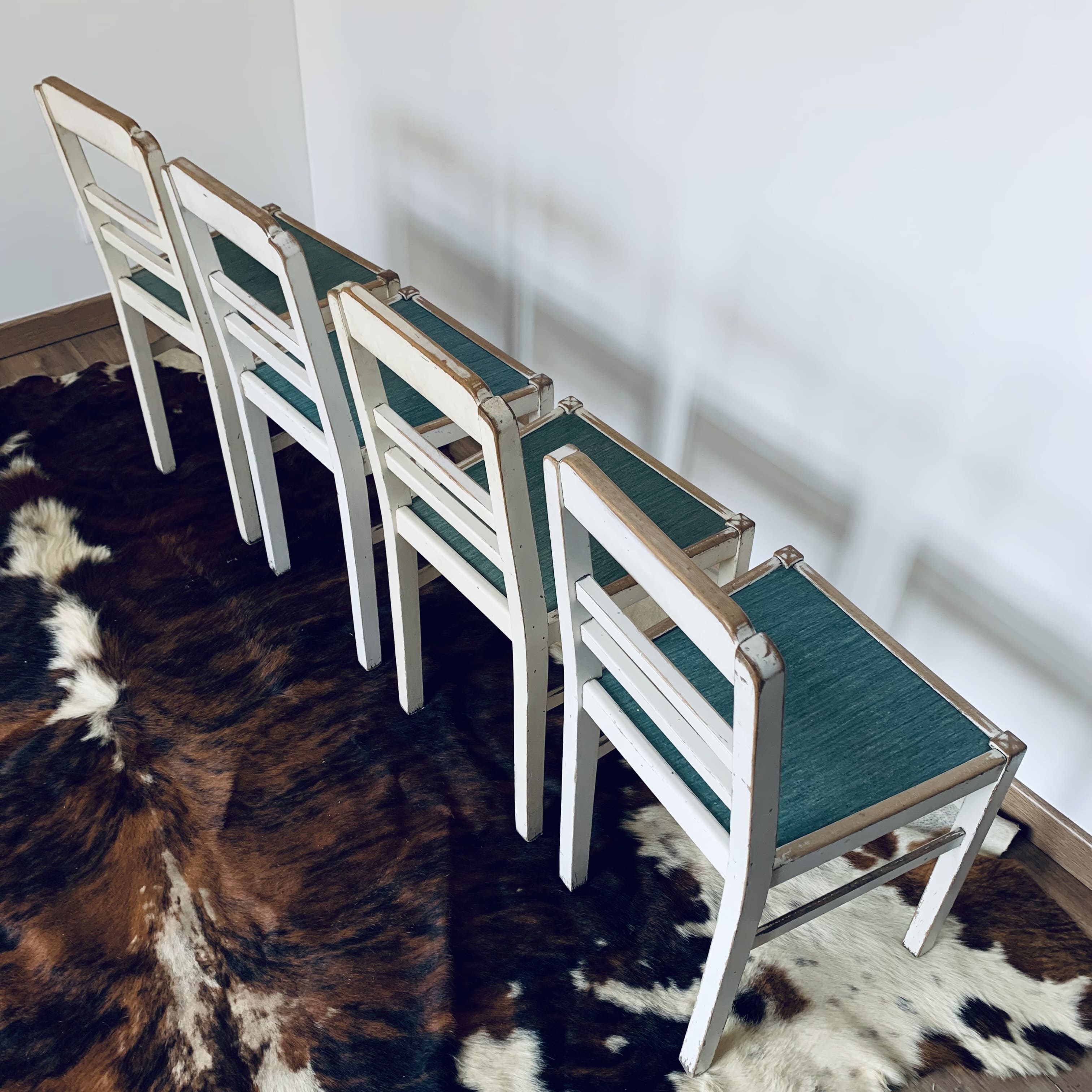 Series of 4 vintage chairs