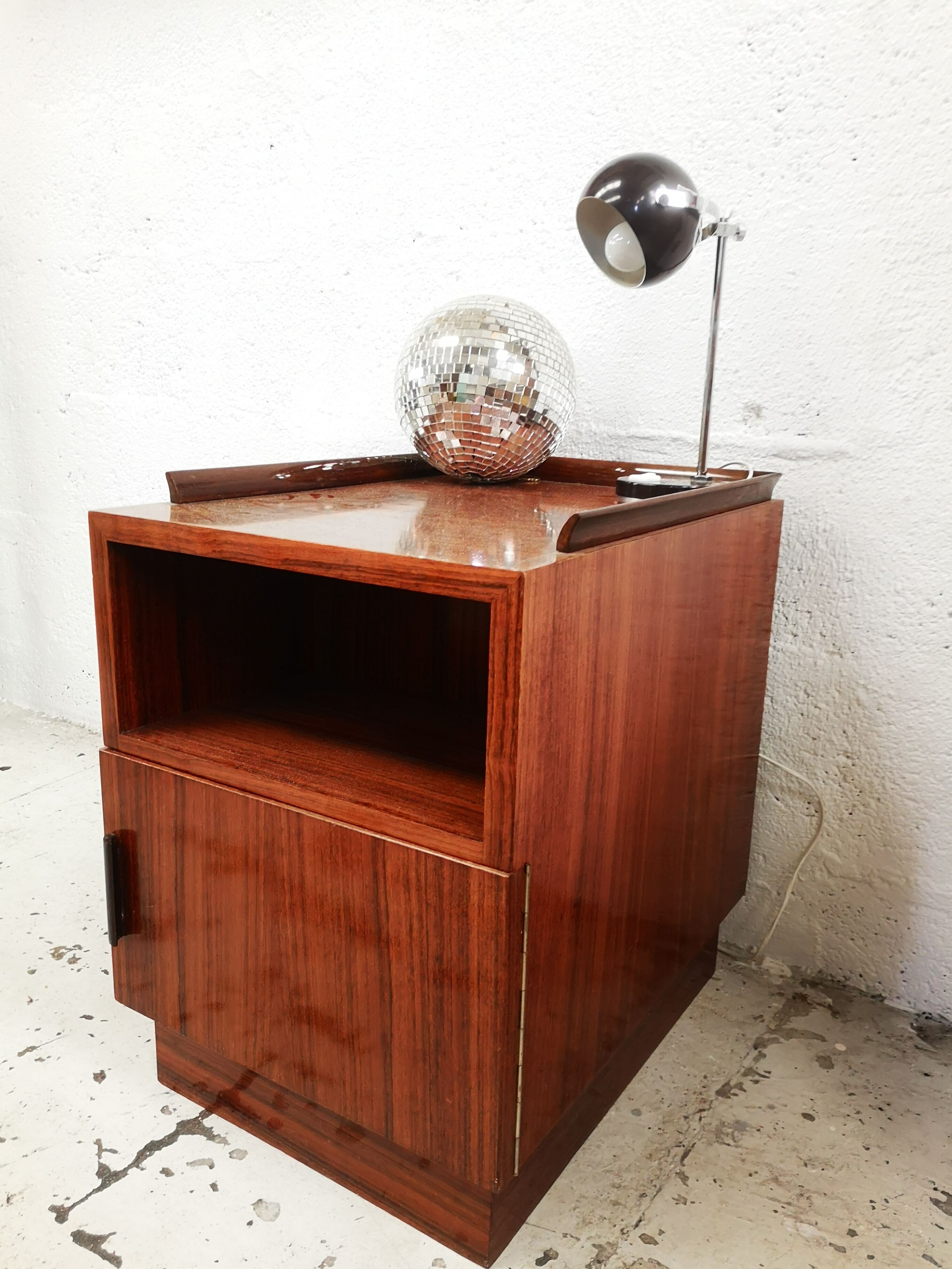 Bedside table annees 30