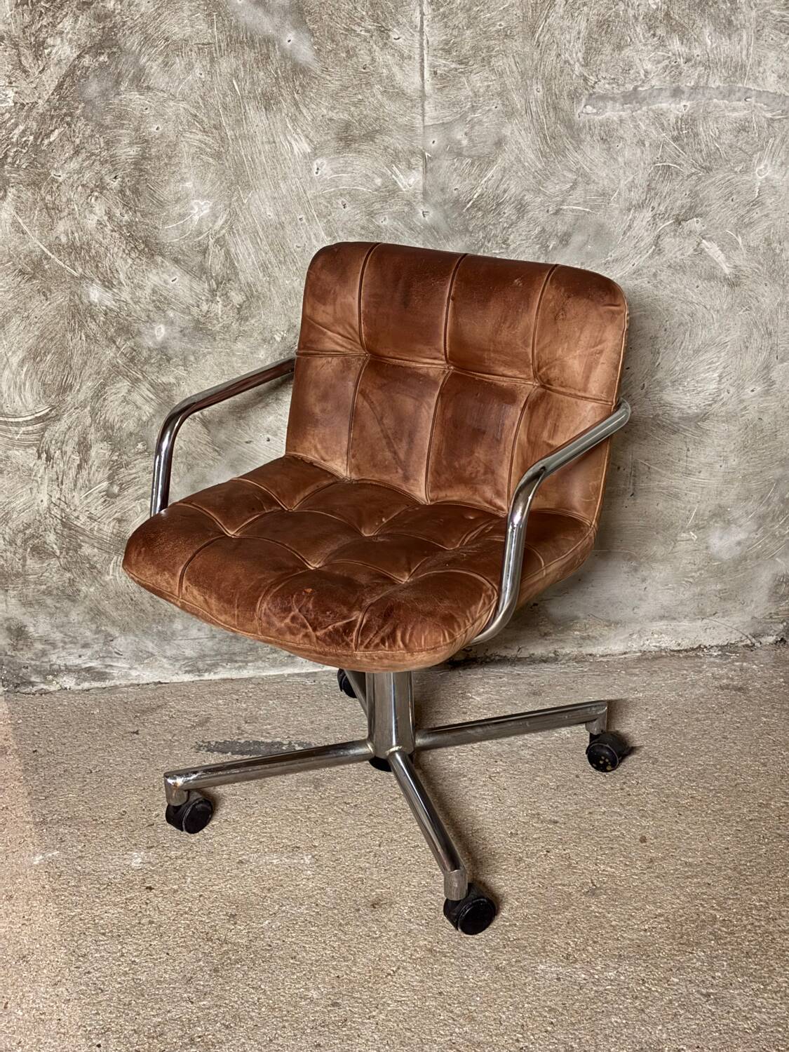 Storm leather office chair by Yves Christin for Airborne