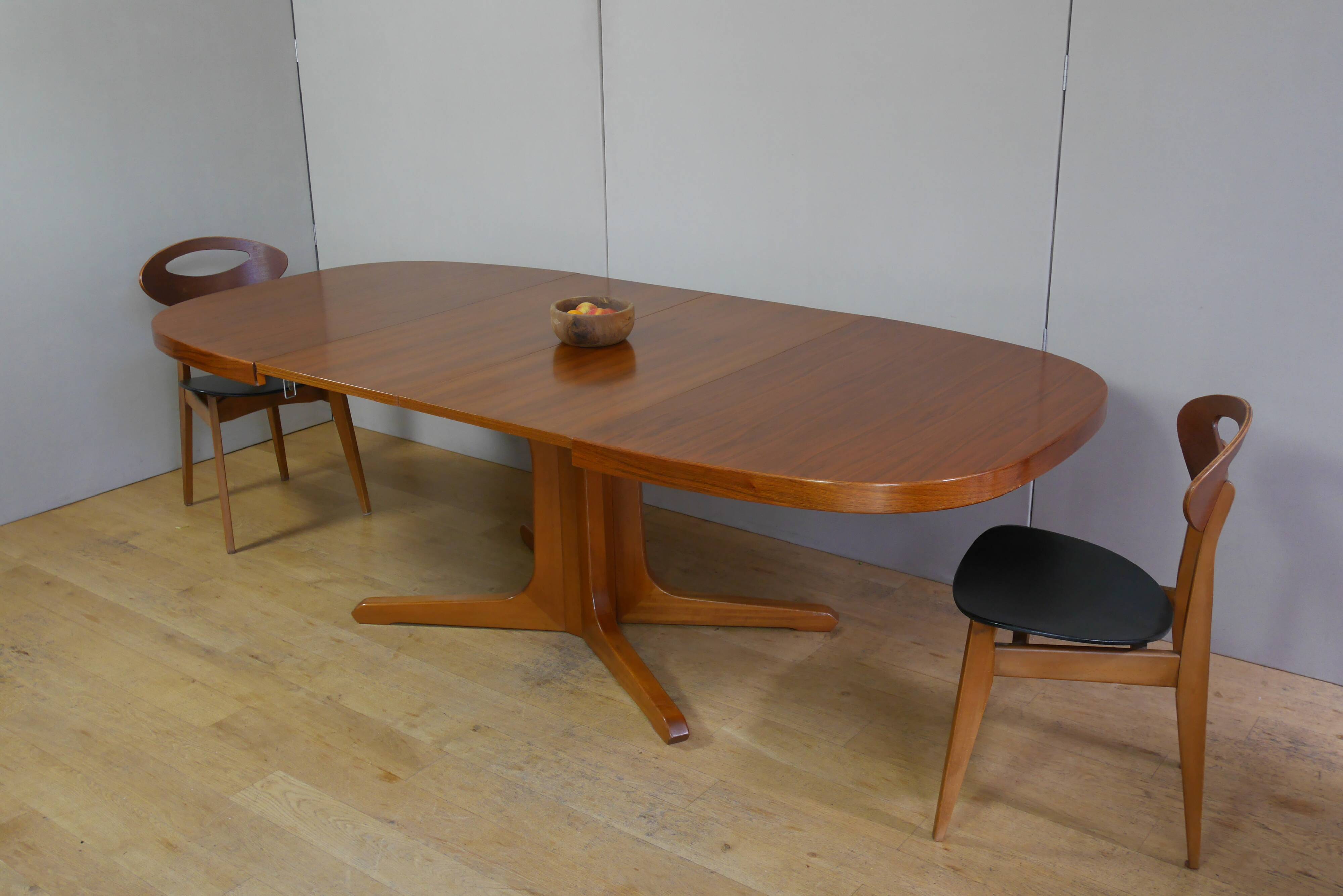 Baumann oval teak table with extensions