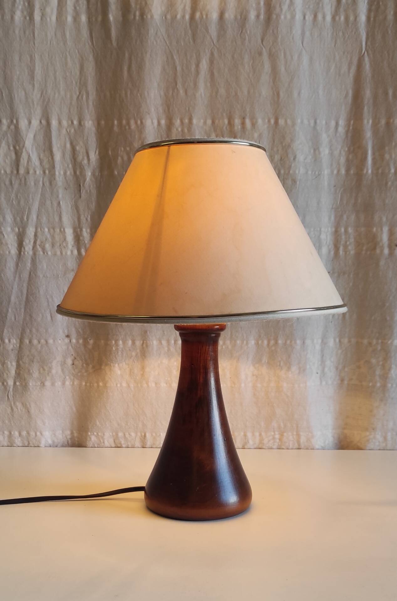 Pied de lampe à poser en bois massif style scandinave - mid. XXeme