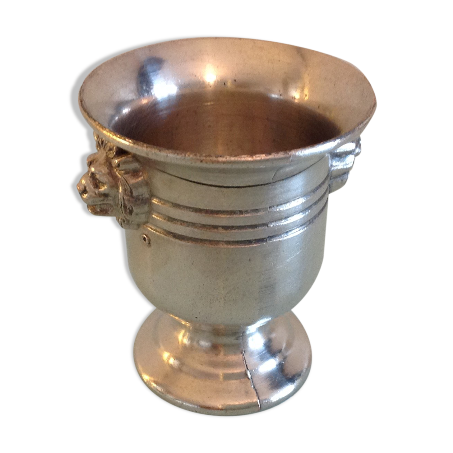 Medicis egg cup in silver metal