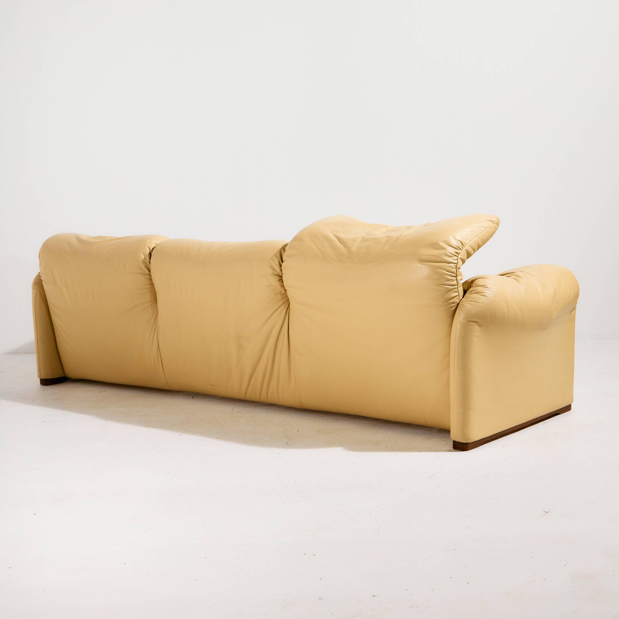 Maralunga leather set by Vico Magistretti for Cassina, Set of 3