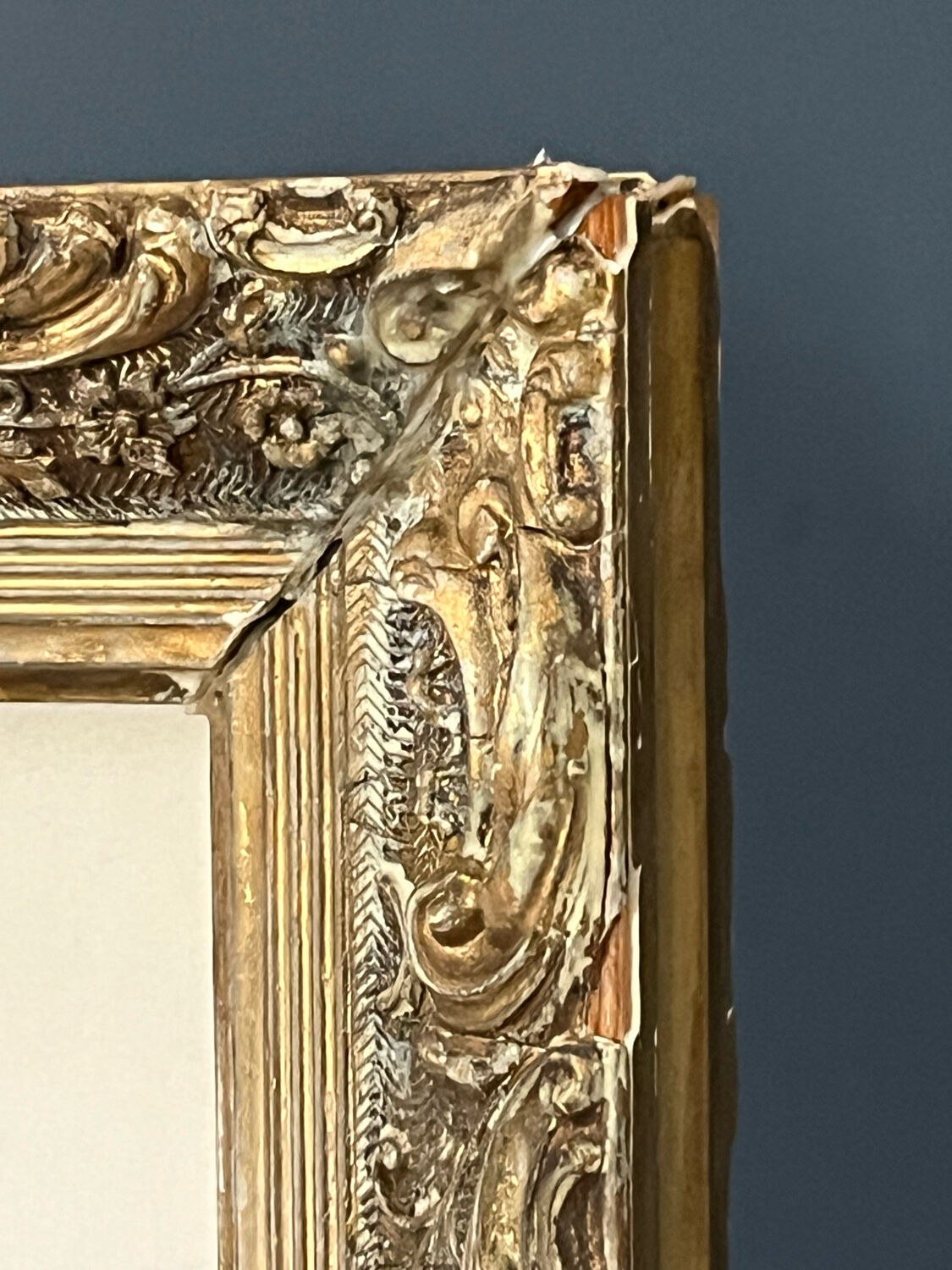 Painting of elegant women