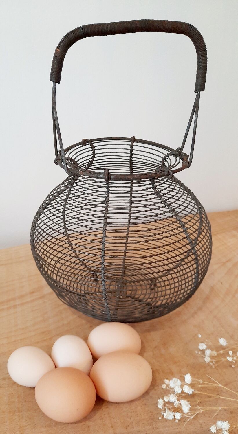 Metal salad basket
