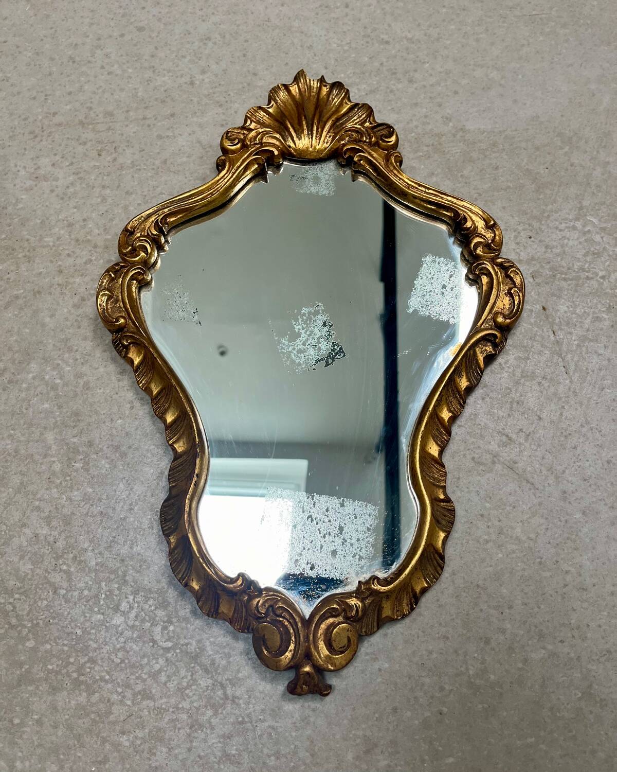 Baroque mirror in gilded wood