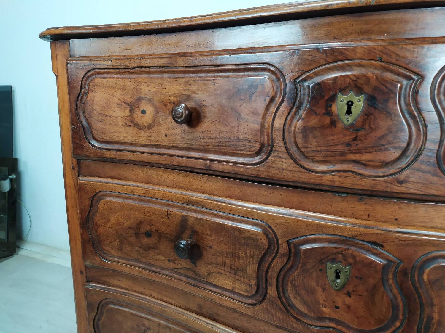 Louis XV chest of drawers