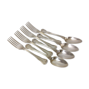 8 couverts en métal