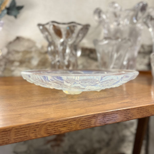 Opalescent glass cup "Les noisettes" Art Deco, André Delatte