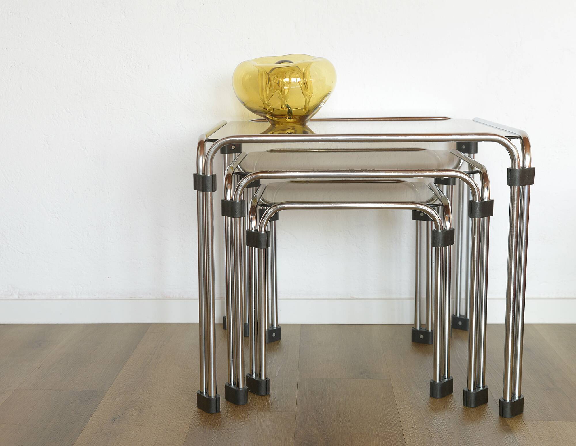 Vintage nesting tables  set of 3  coffee tables mid-century modern 1980s
