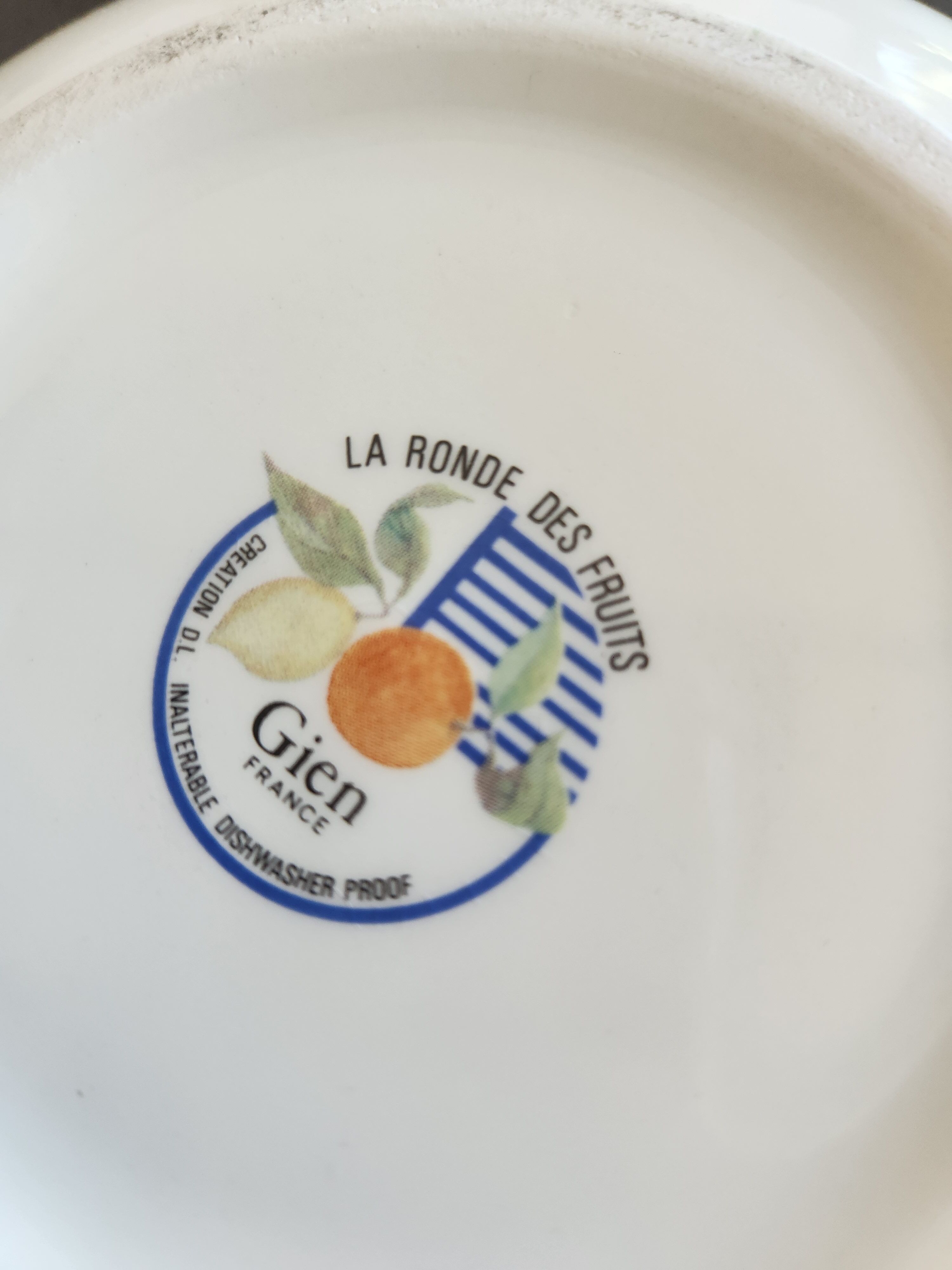 Bonbonnière en faïence de Gien