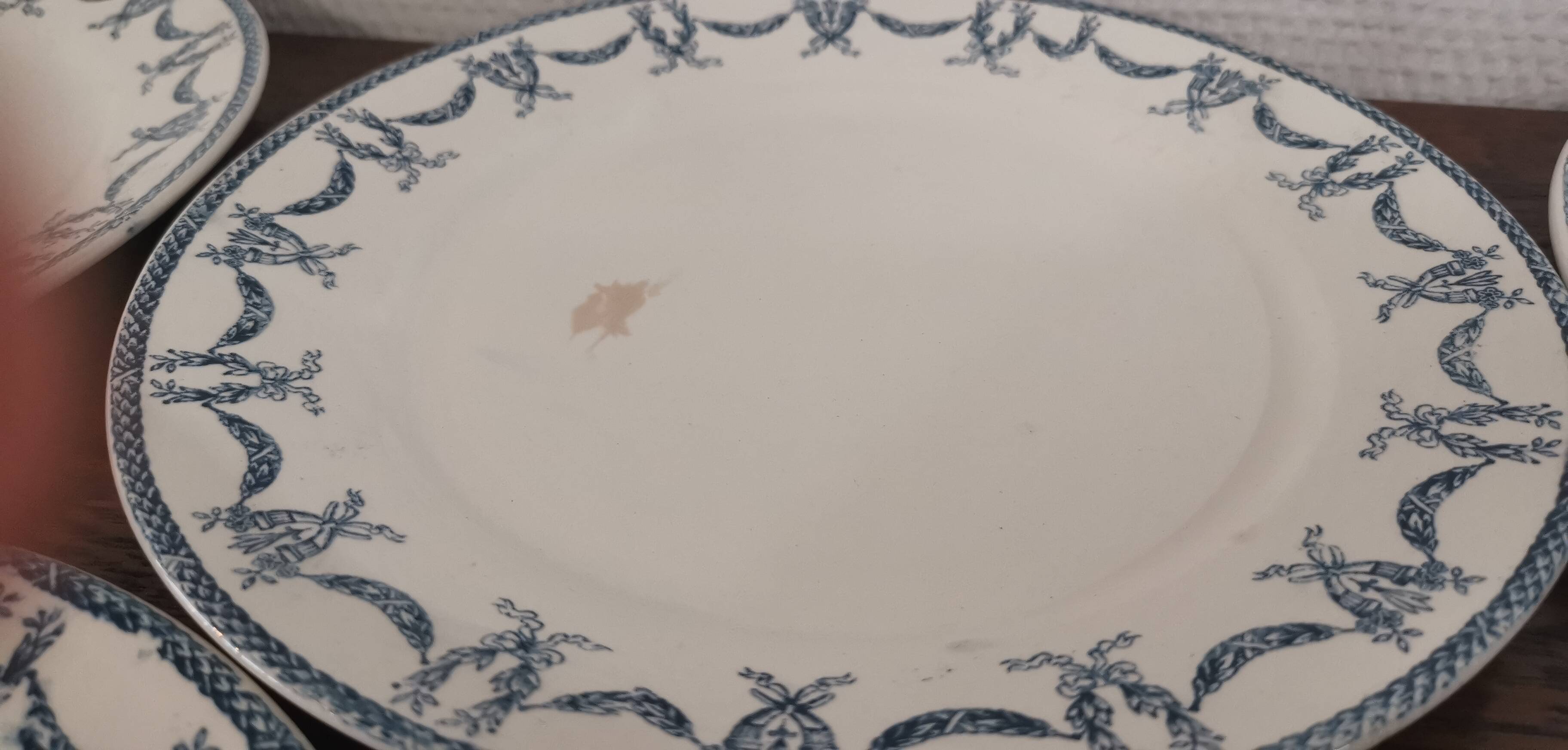 Set of 7 iron earth flat plates u&c sarreguemines and digoin