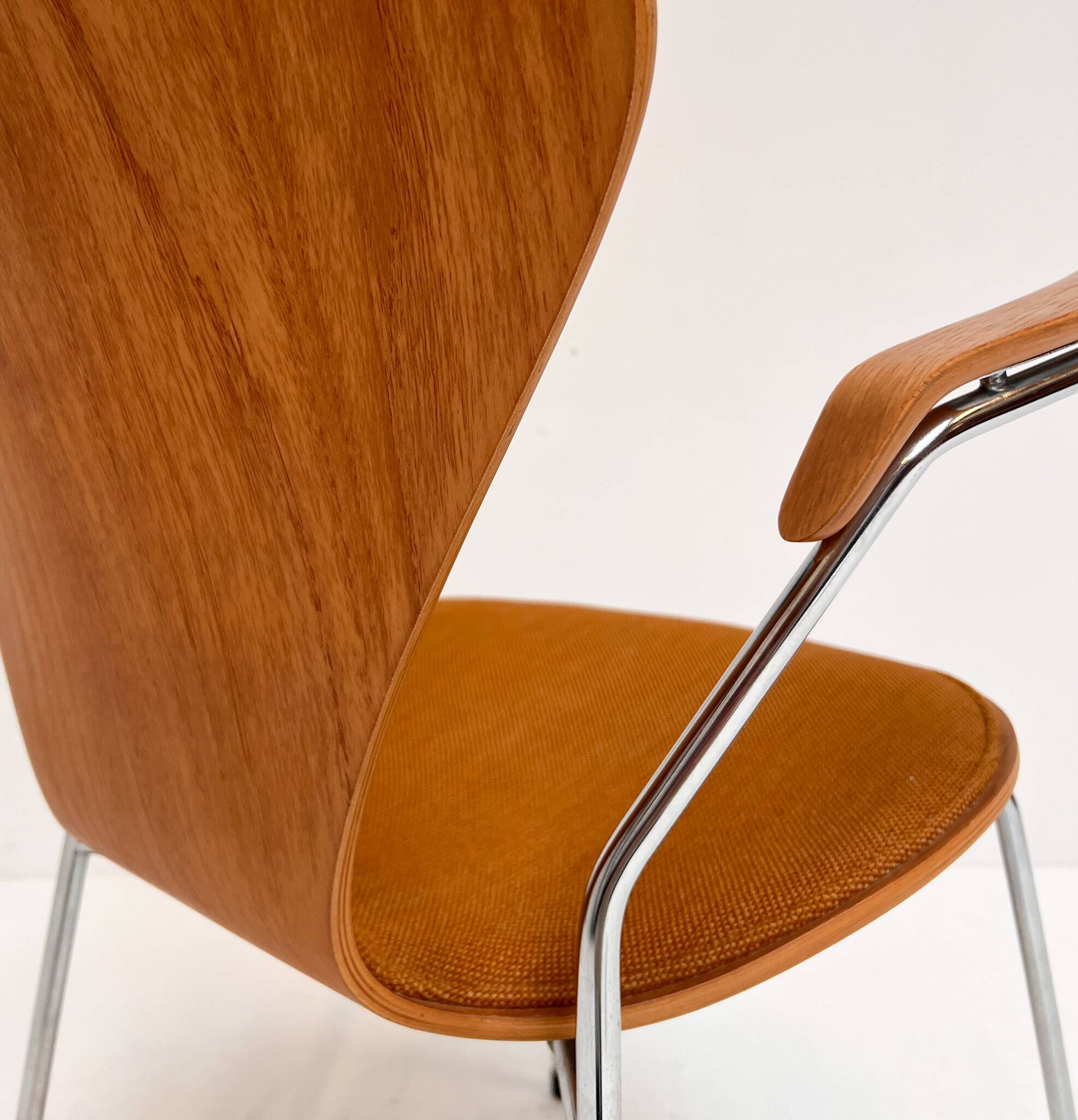 Wooden 3207 chair by Arne Jacobsen for Fritz Hansen, 1980s